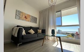 Confortable estudio con vista al Rio Parana.